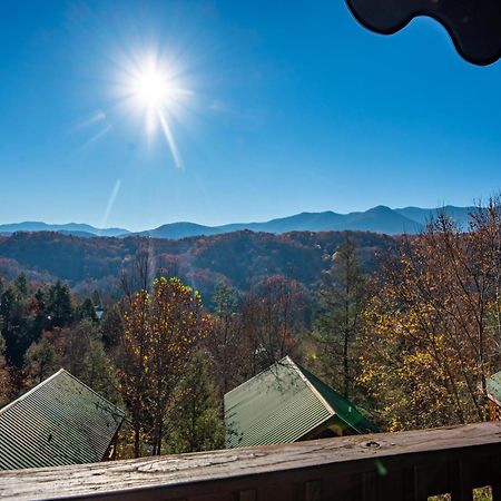 Spacious Smokies Cabin - Hot Tub With Mountain Views Gatlinburg Exterior foto
