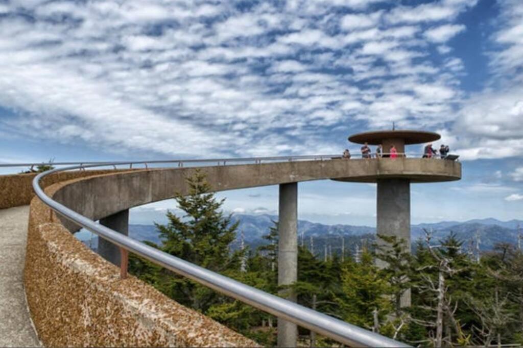 Spacious Smokies Cabin - Hot Tub With Mountain Views Gatlinburg Exterior foto
