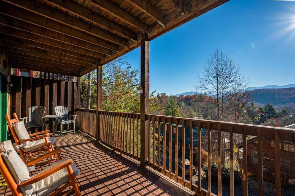 Spacious Smokies Cabin - Hot Tub With Mountain Views Gatlinburg Exterior foto