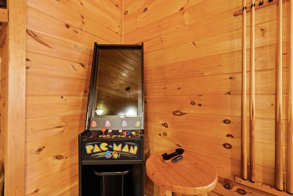 Spacious Smokies Cabin - Hot Tub With Mountain Views Gatlinburg Exterior foto